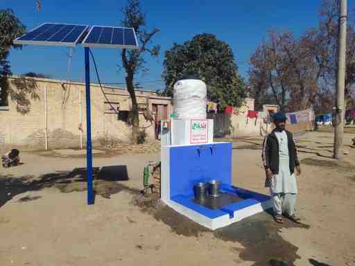 solar hand pump